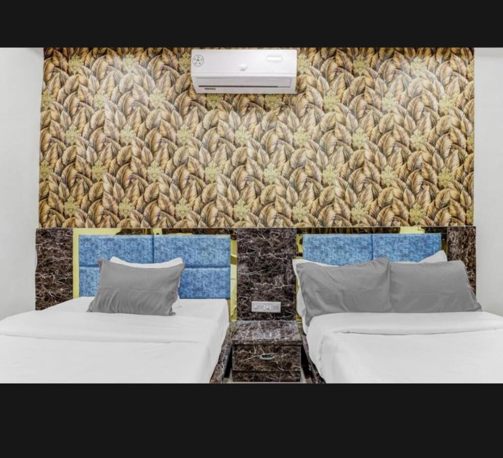 Hotel Bhavya Residency Ахмедабад Екстериор снимка