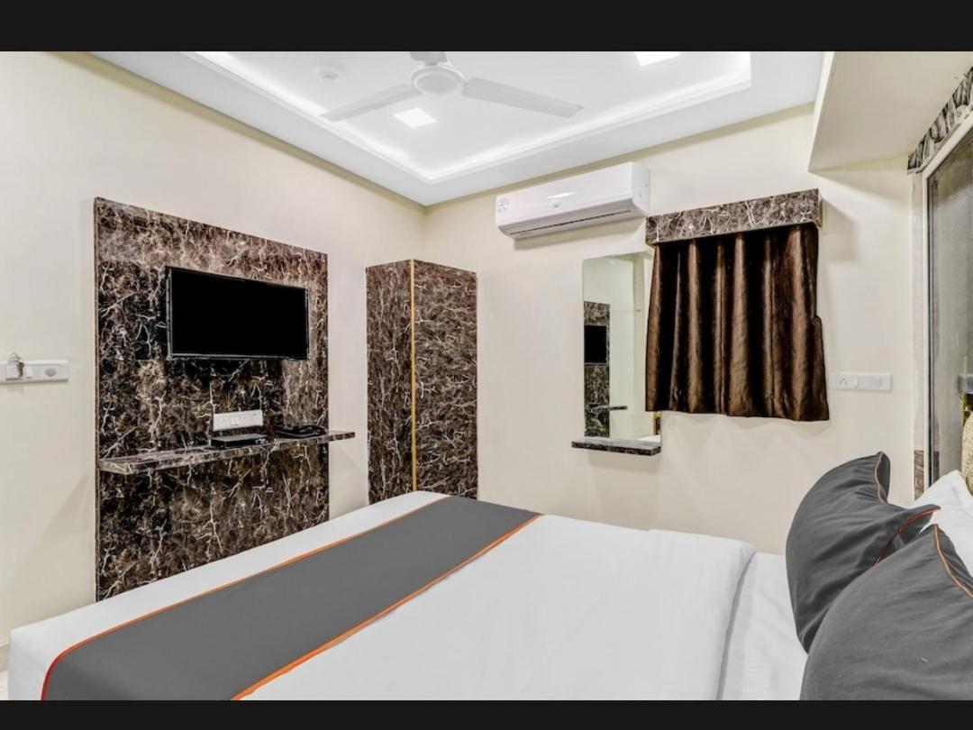 Hotel Bhavya Residency Ахмедабад Екстериор снимка