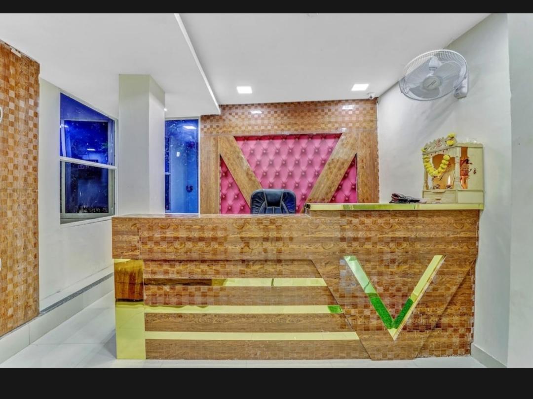 Hotel Bhavya Residency Ахмедабад Екстериор снимка