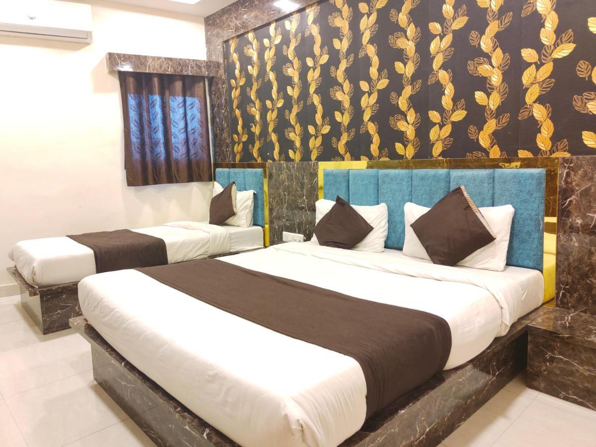 Hotel Bhavya Residency Ахмедабад Екстериор снимка